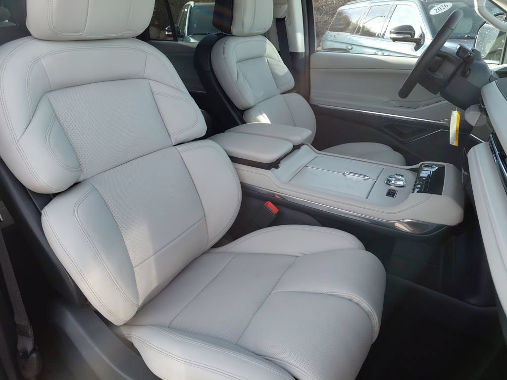 New 2026 Lincoln Navigator L Reserve AWD/4WD image 35