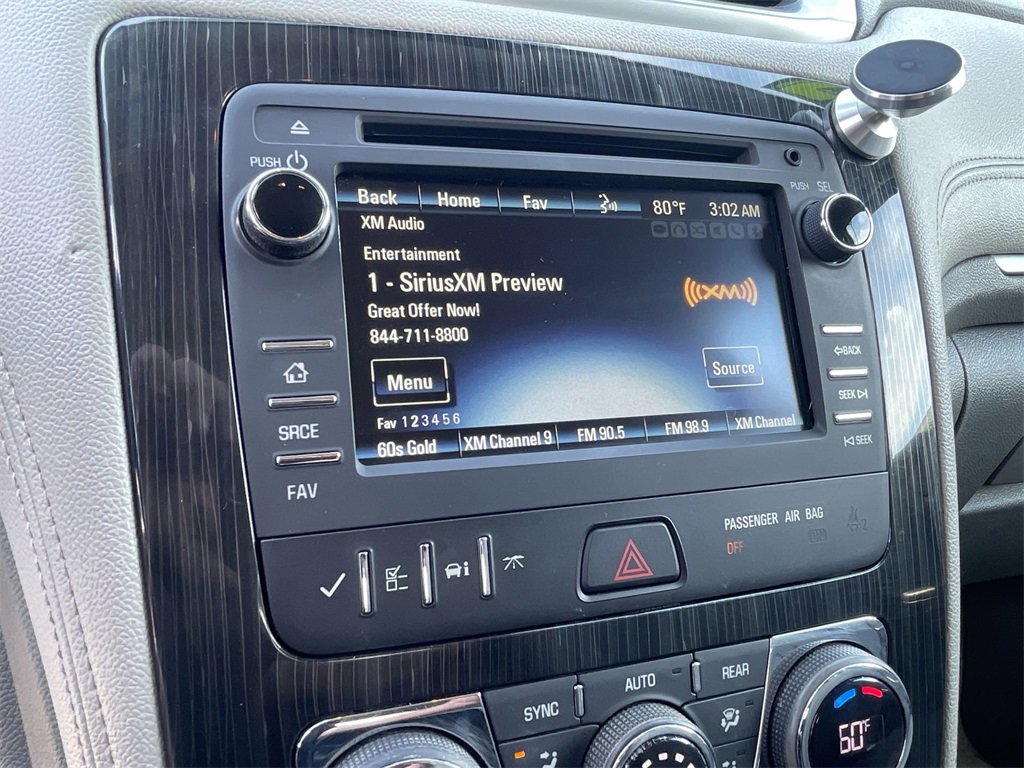 Used 2017 Chevrolet Traverse LT image 12