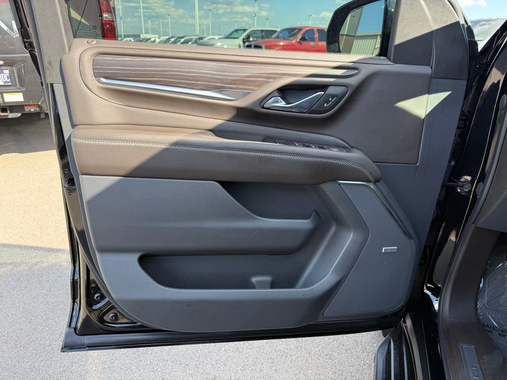 Used 2023 GMC Yukon Denali AWD/4WD image 8