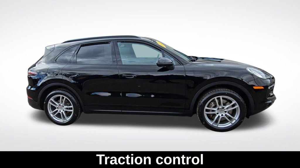 Used 2022 Porsche Cayenne AWD/4WD image 10