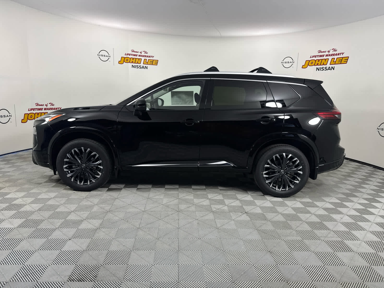 New 2026 Nissan Rogue Platinum w/ Platinum Premium Package image 2