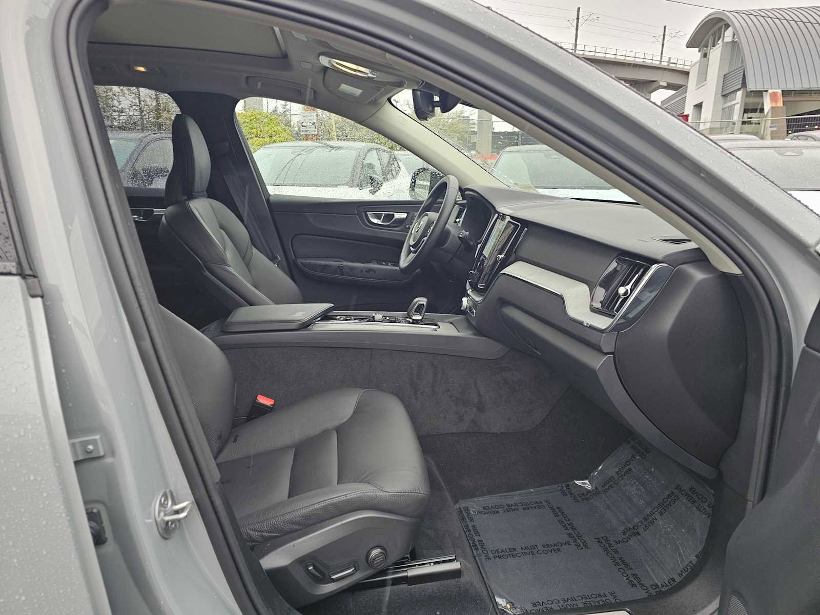 Certified 2025 Volvo XC60 B5 Plus image 11