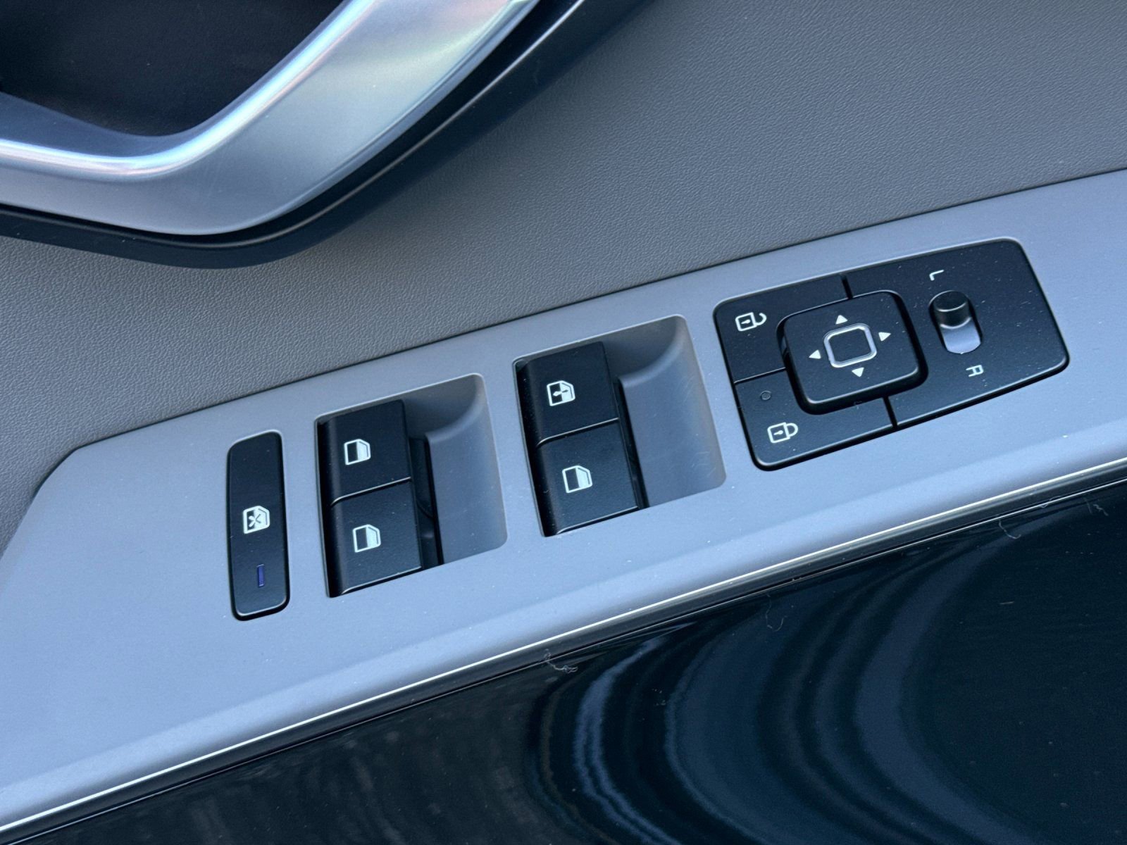 New 2025 Kia Niro EX image 11