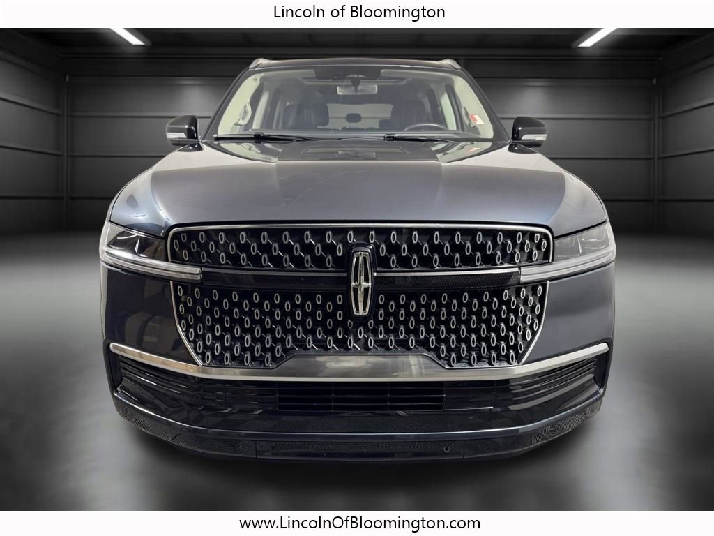Used 2025 Lincoln Navigator L Reserve image 10