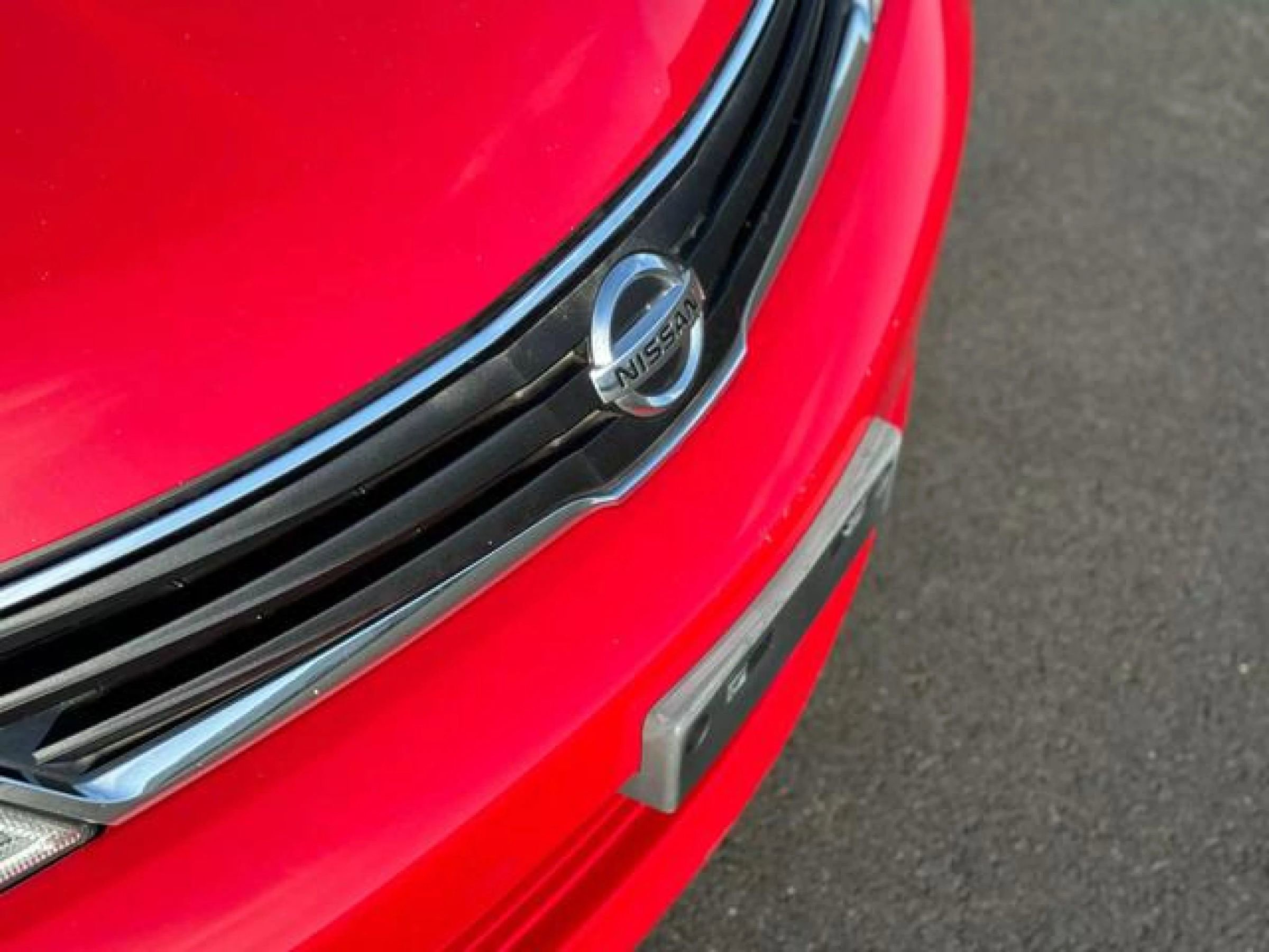 Used 2012 Nissan Versa Hatchback FWD image 13