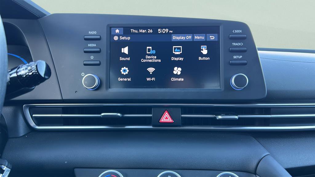 Certified 2025 Hyundai Elantra SE image 26
