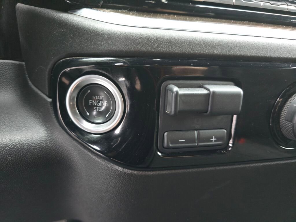 Used 2024 Chevrolet Silverado 3500 LT image 26