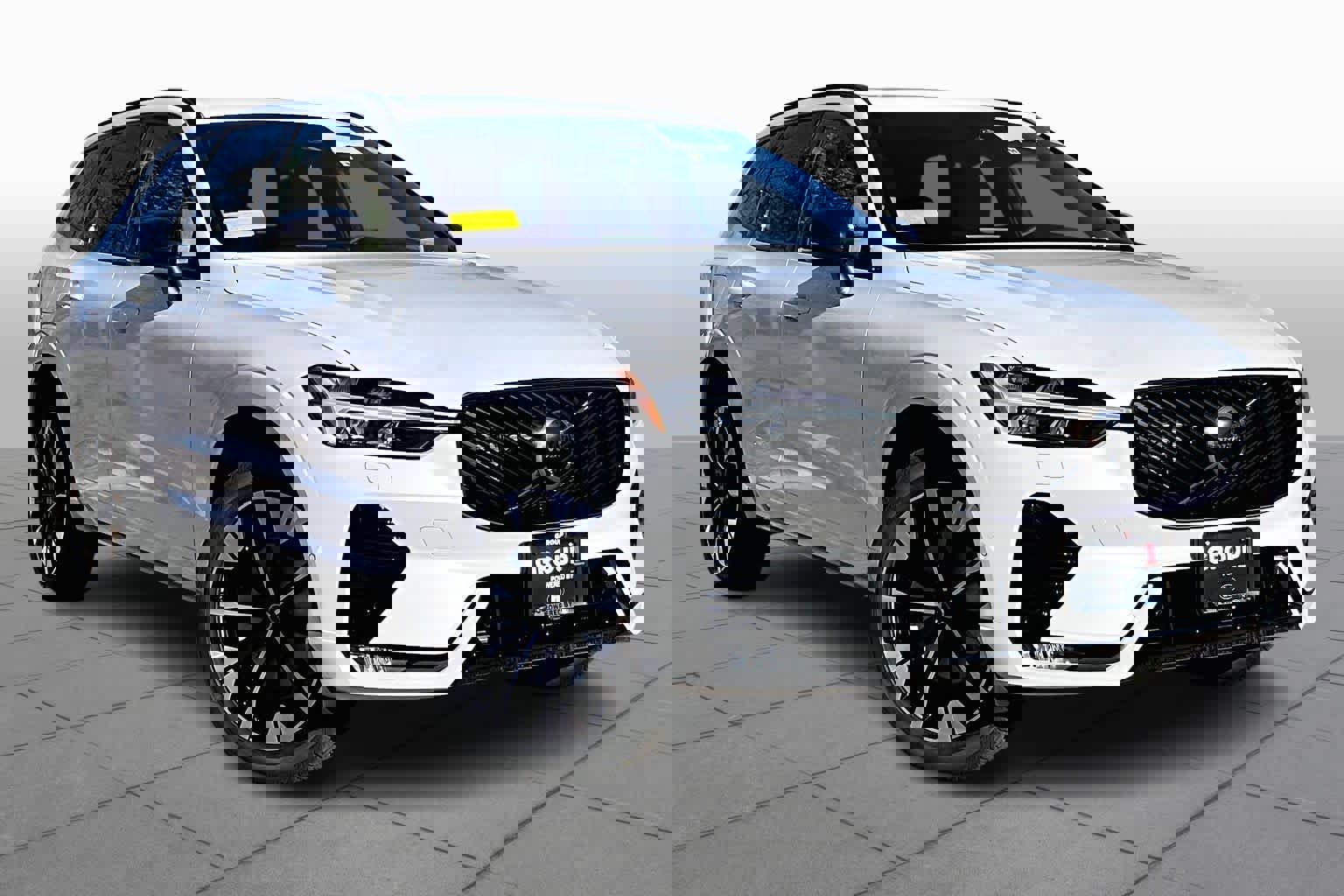 New 2026 Volvo XC60 B5 Plus w/ Protection Package Premier AWD/4WD image 17