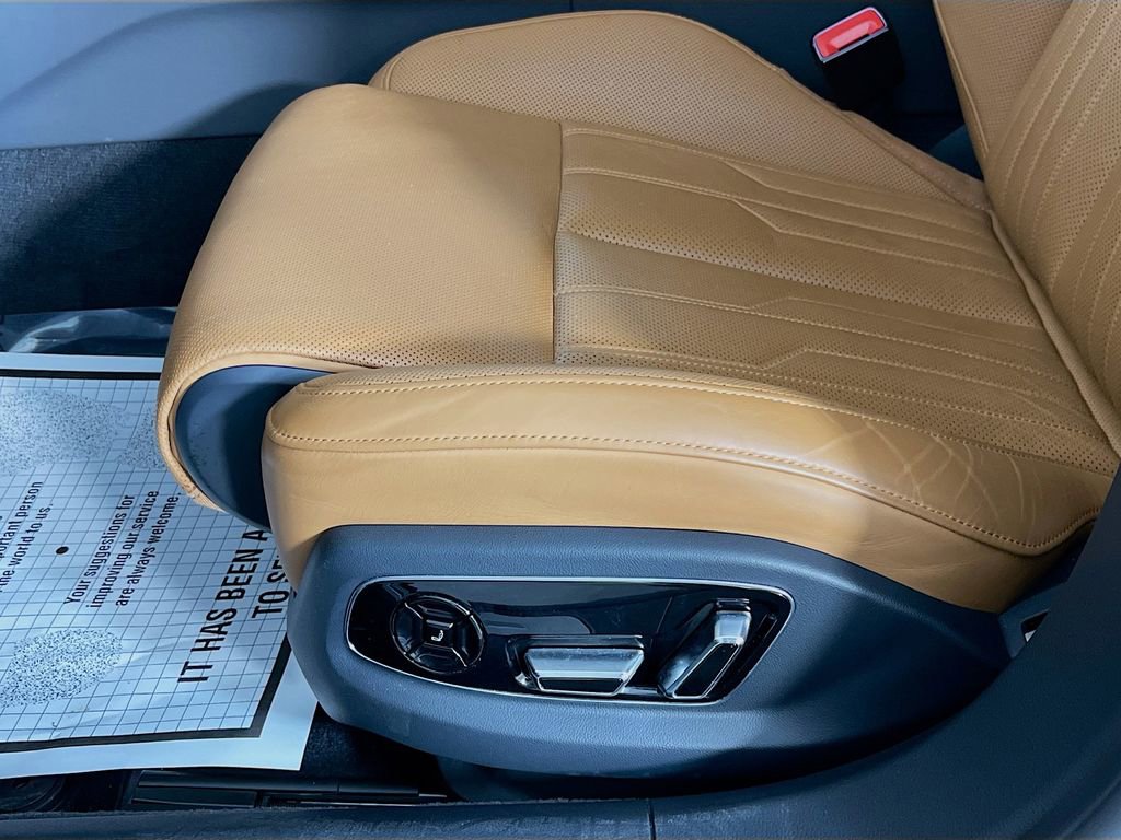 Used 2023 Audi A8 L 3.0T w/ Luxury Package image 29