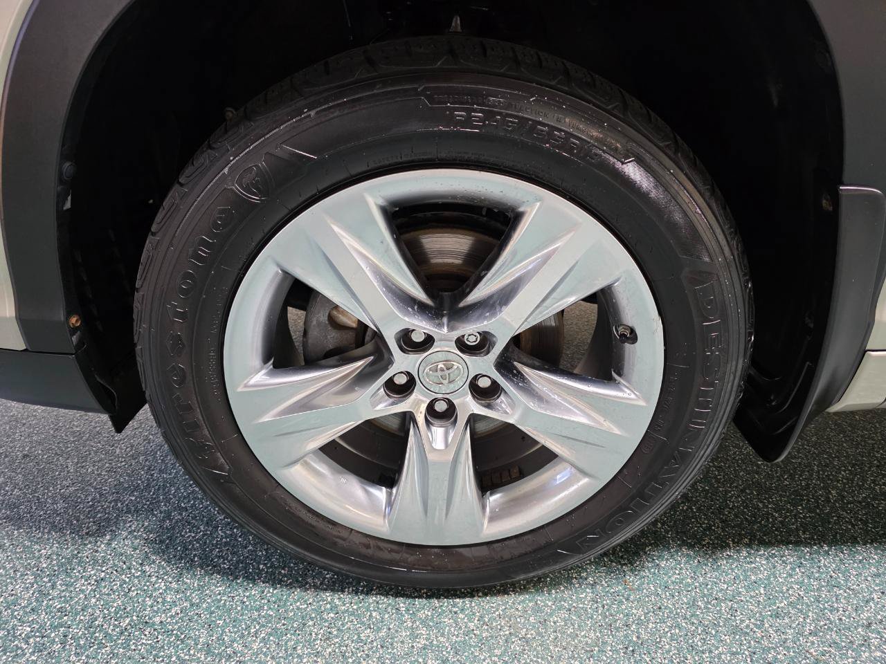 Used 2015 Toyota Highlander Limited AWD/4WD image 12