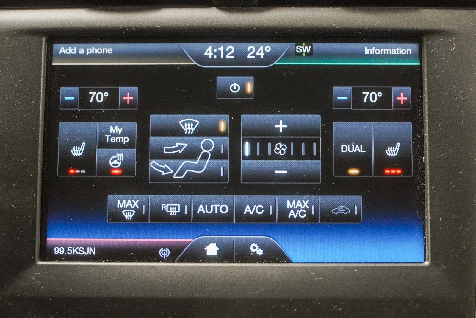 Used 2015 Ford Fusion SE w/ Equipment Group 202A image 29