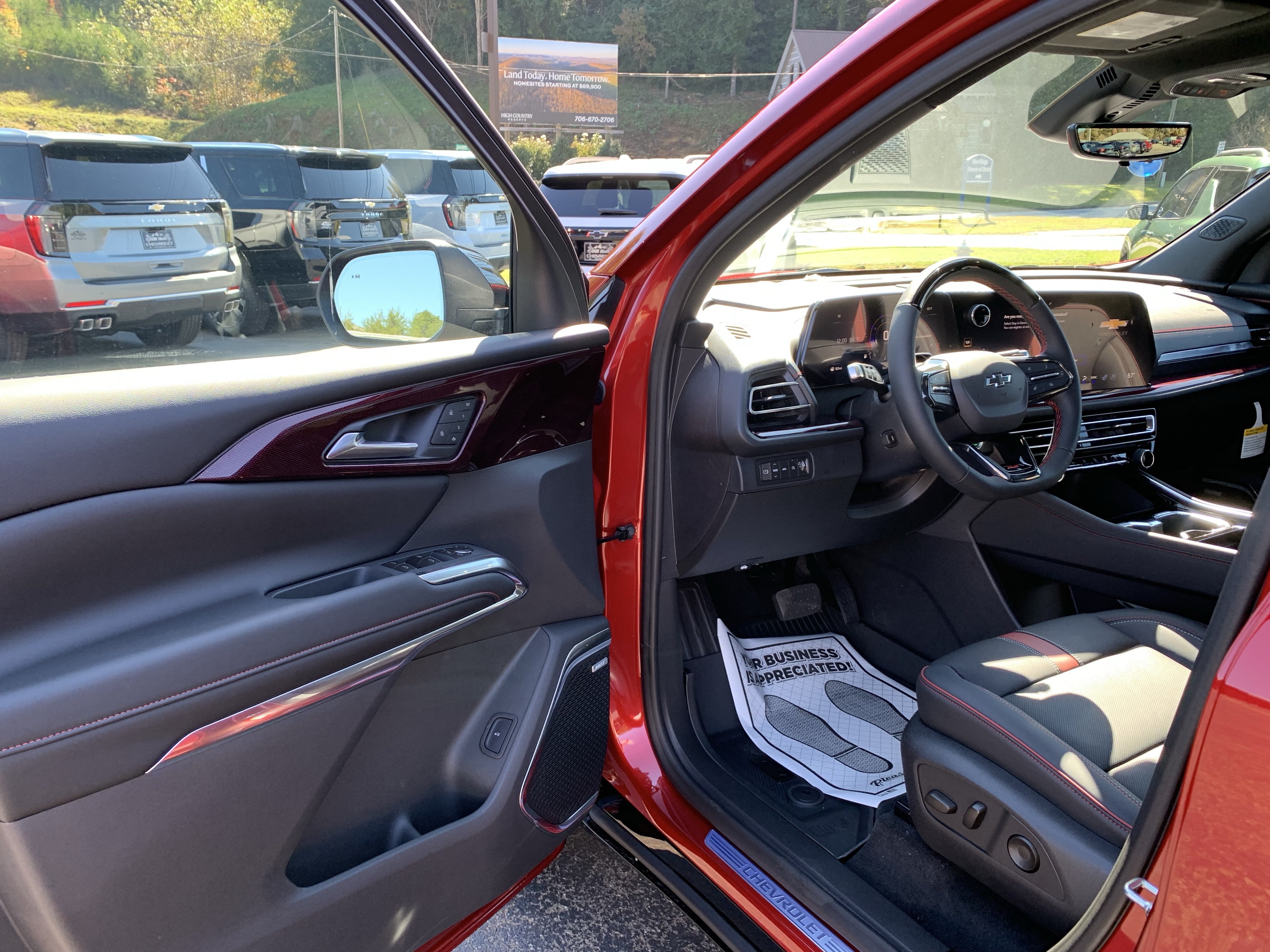 New 2027 Chevrolet Traverse RS w/ LPO, Floor Liner Package AWD/4WD image 5