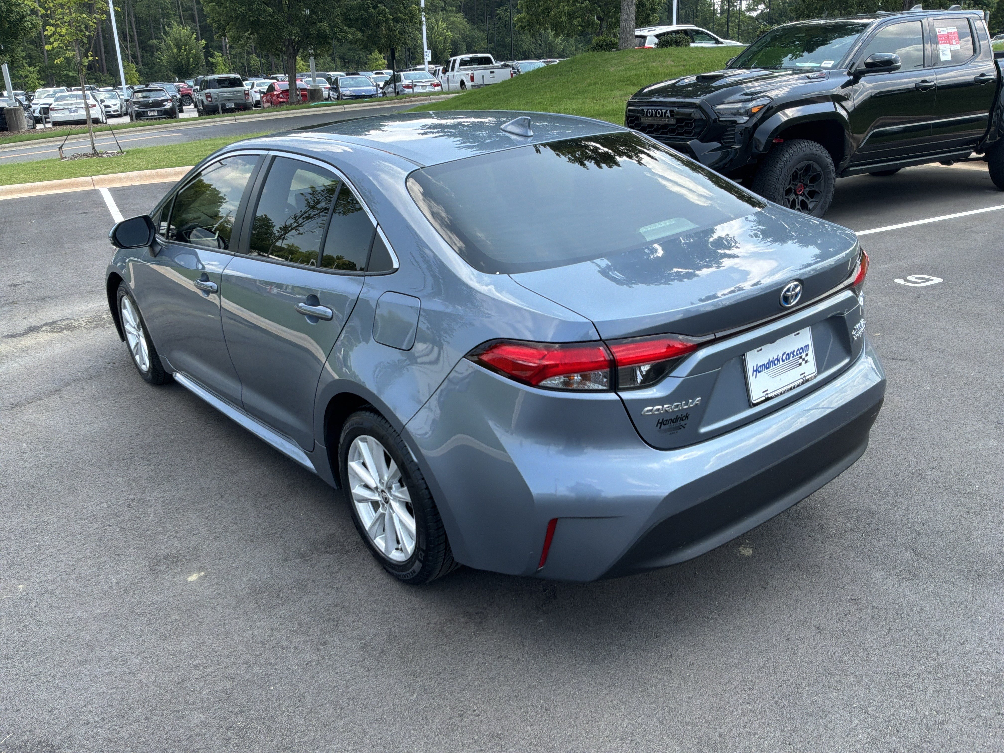 Used 2023 Toyota Corolla XLE FWD image 8