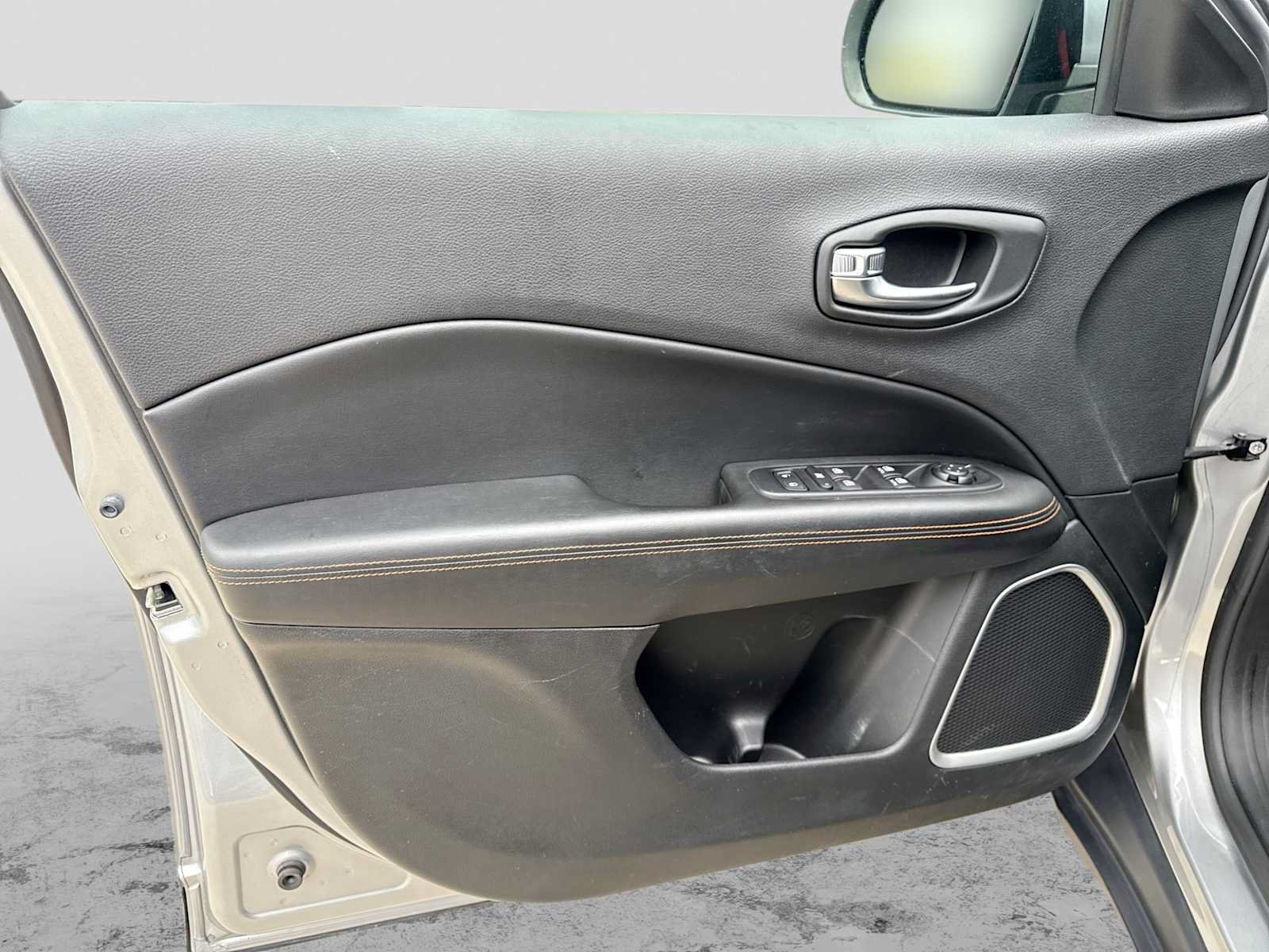Used 2019 Jeep Compass Limited AWD/4WD image 29