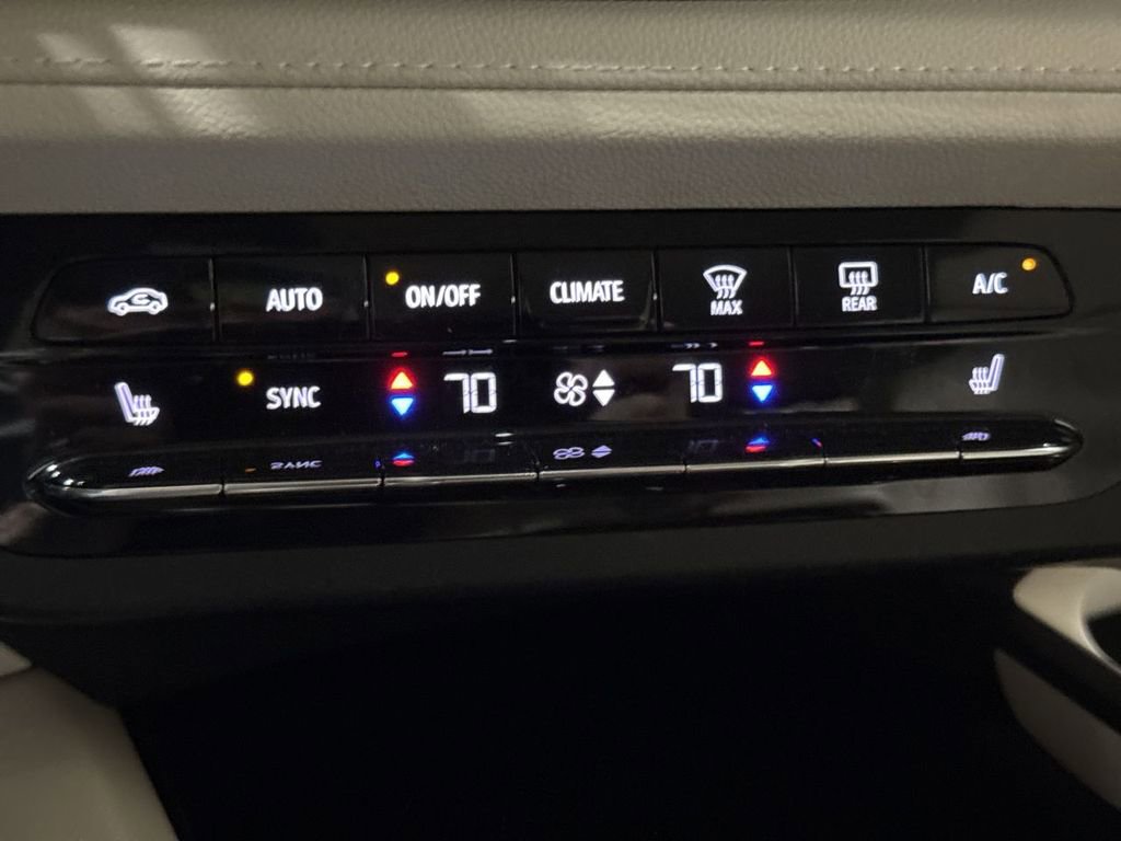 Used 2023 Buick Envision Preferred AWD/4WD image 16