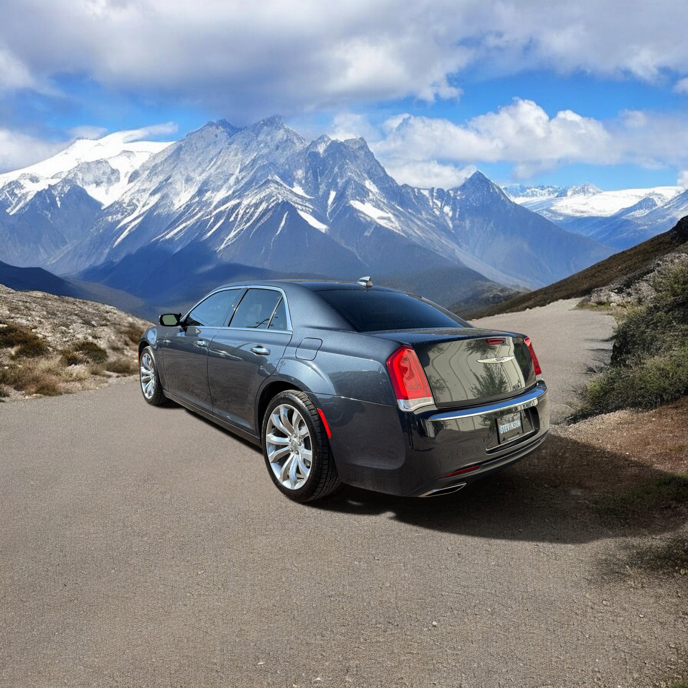 Used 2018 Chrysler 300 Limited w/ Safetytec Plus Group RWD image 3