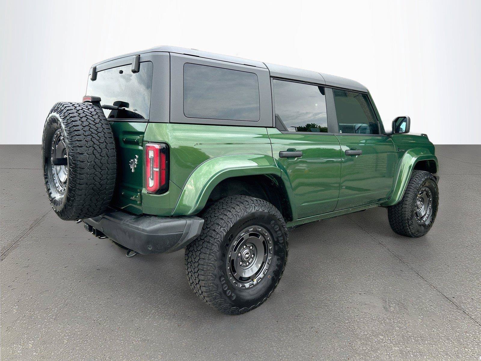 Used 2025 Ford Bronco Badlands w/ Sasquatch Package AWD/4WD image 4