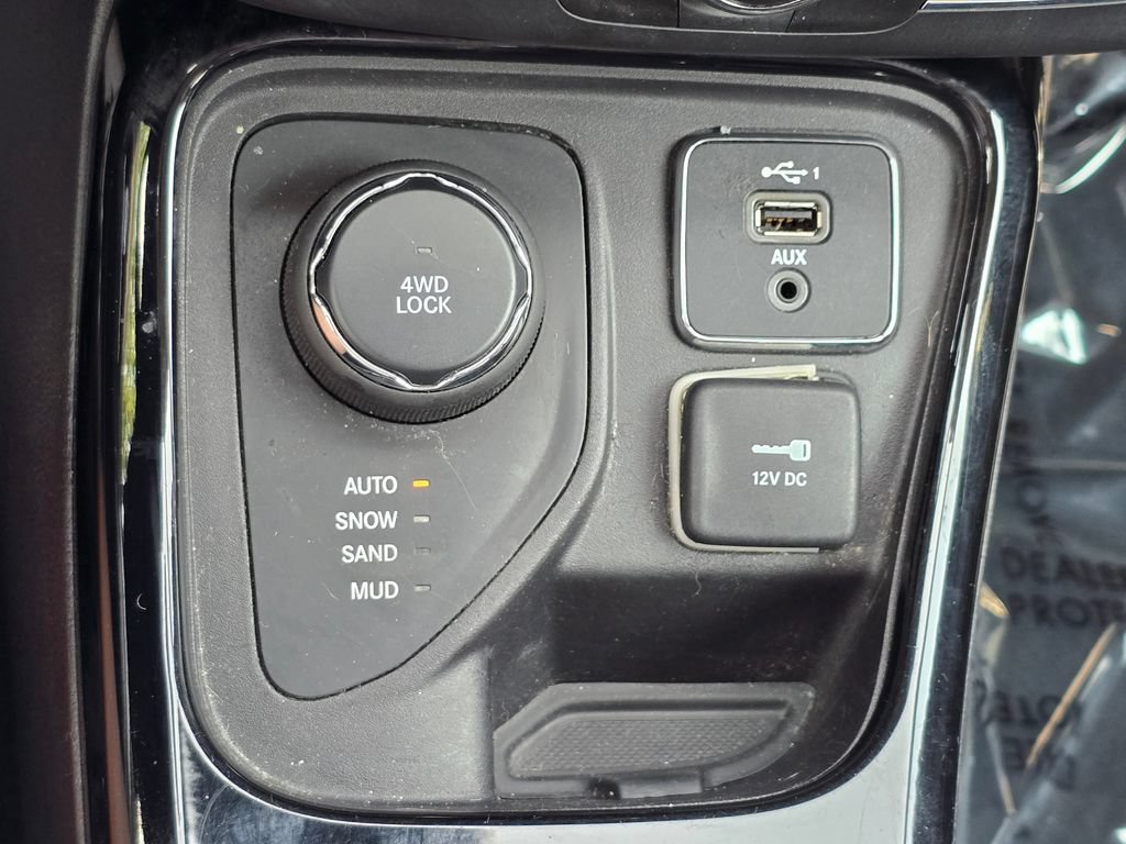 Used 2020 Jeep Compass Limited AWD/4WD image 35