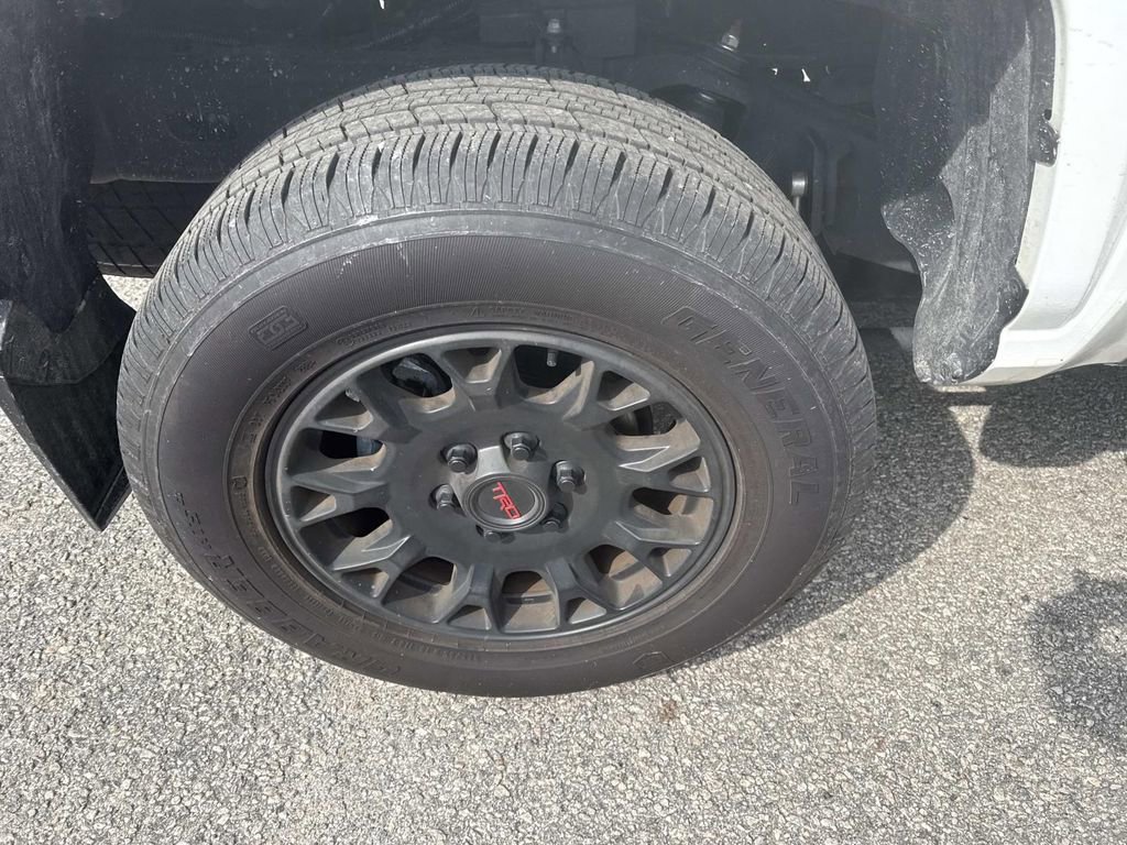 Certified 2024 Toyota Tacoma SR5 image 9