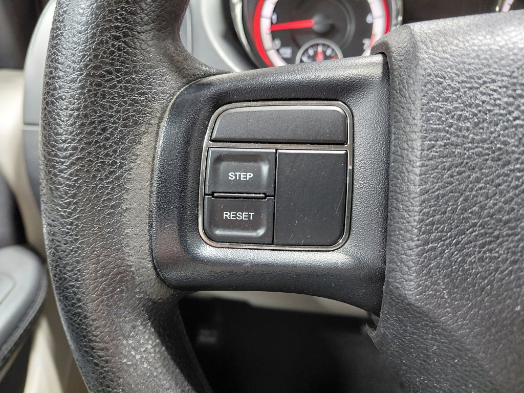 Used 2015 Dodge Grand Caravan SXT FWD image 26
