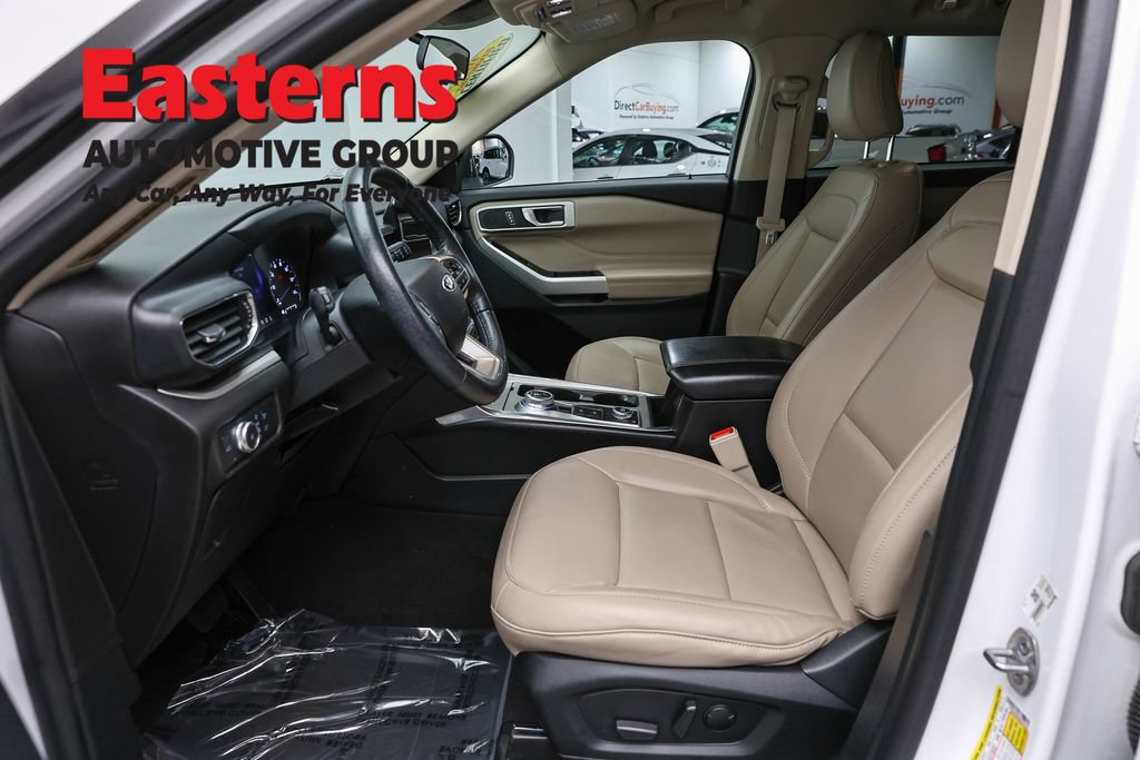 Used 2022 Ford Explorer XLT w/ Equipment Group 202A AWD/4WD image 14