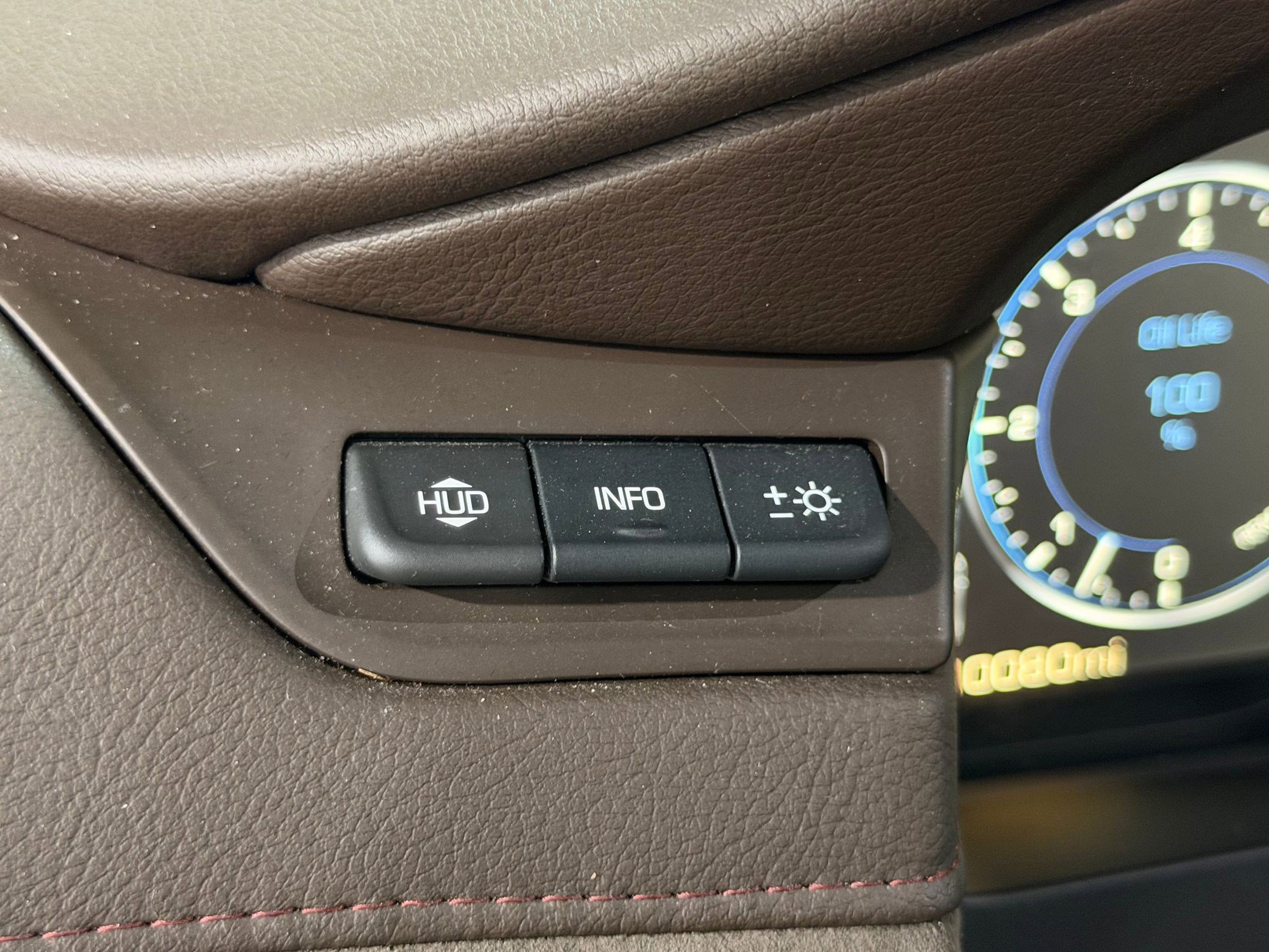 Used 2015 Cadillac Escalade Luxury AWD/4WD image 24