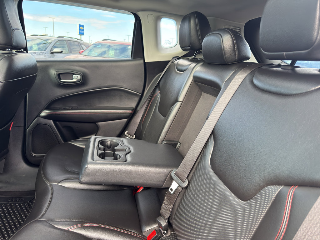 Used 2019 Jeep Compass Trailhawk w/ Leather Interior Group AWD/4WD image 34