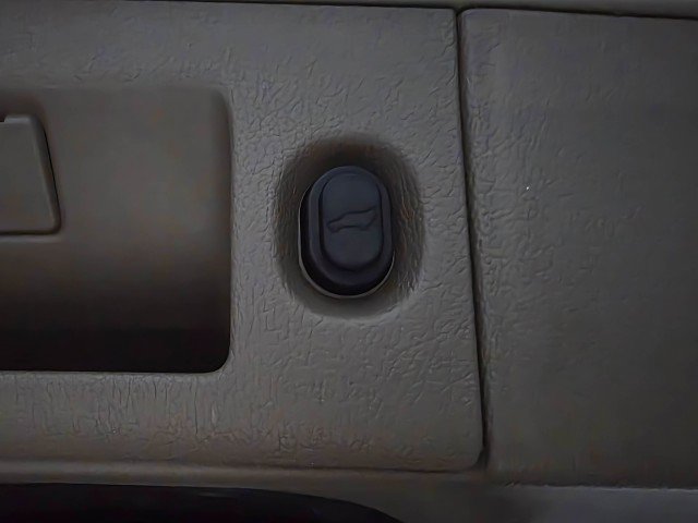 Used 2017 GMC Yukon XL SLT w/ Open Road Package image 43