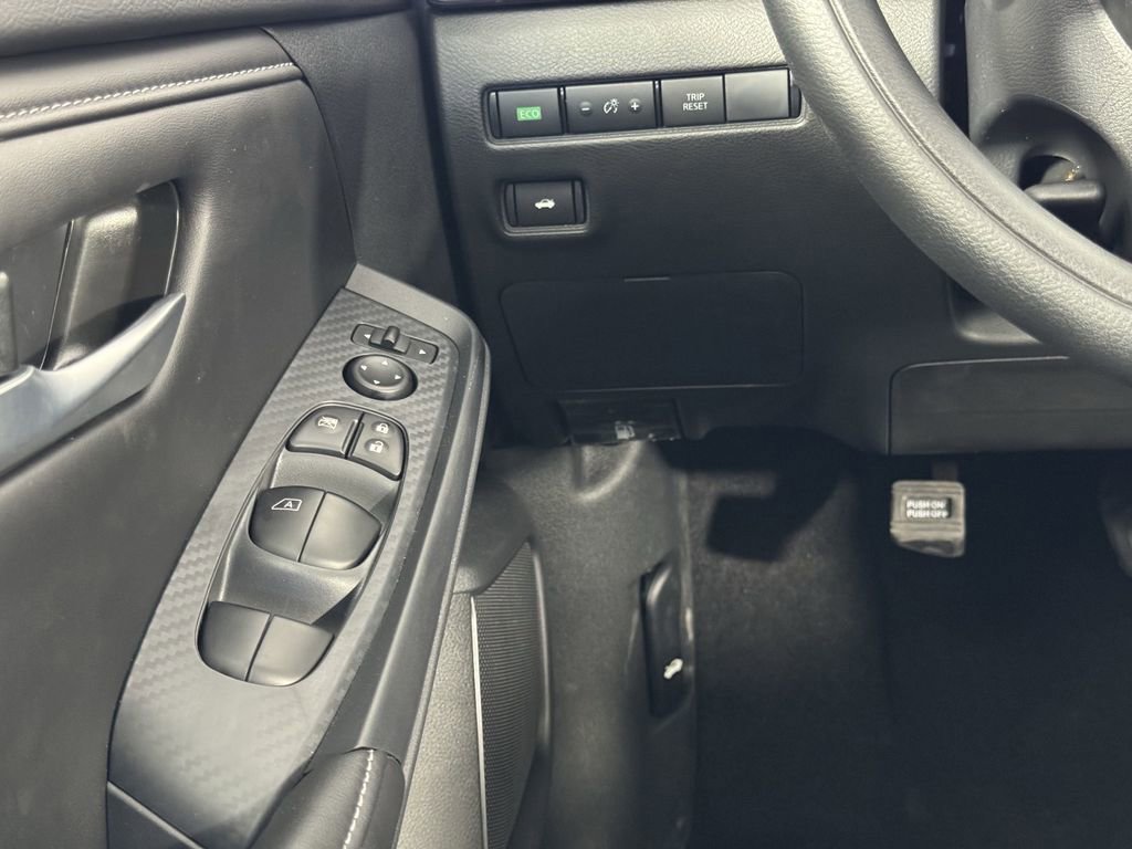 New 2025 Nissan Sentra SV image 25