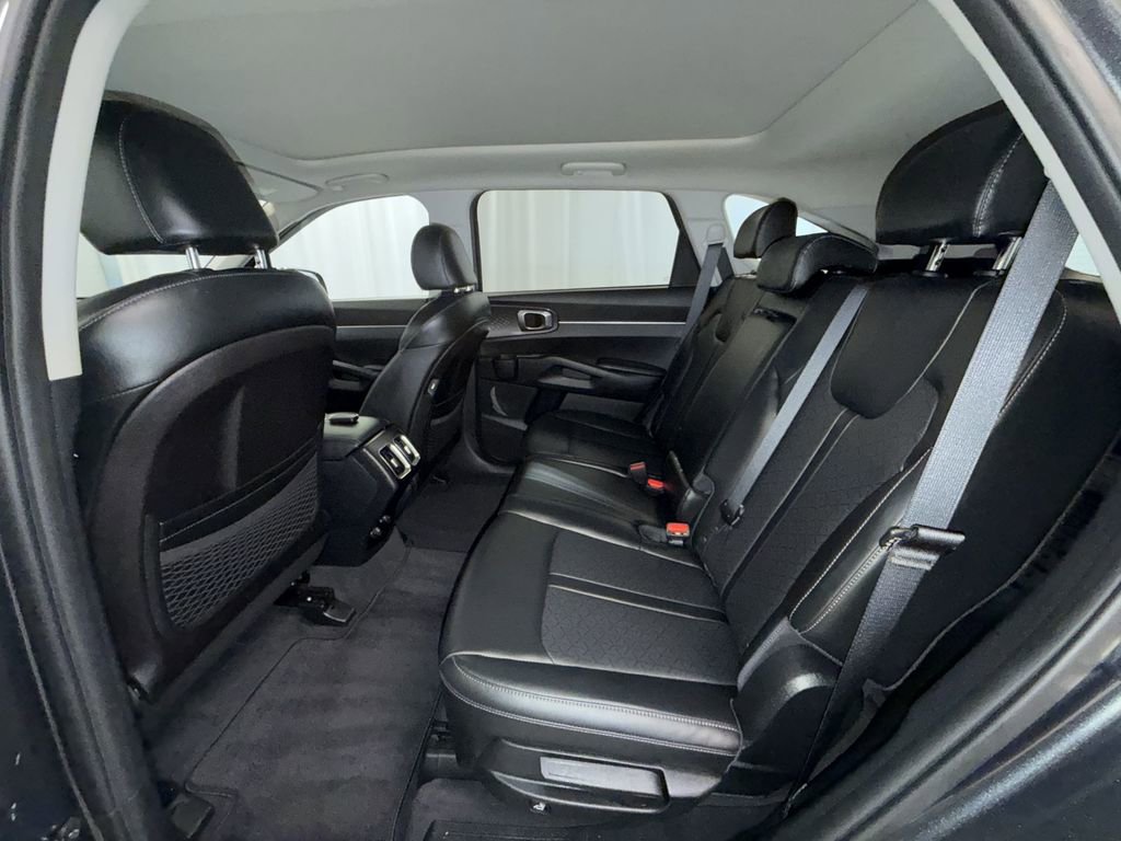 Used 2021 Kia Sorento S w/ Panoramic Sunroof Package image 12