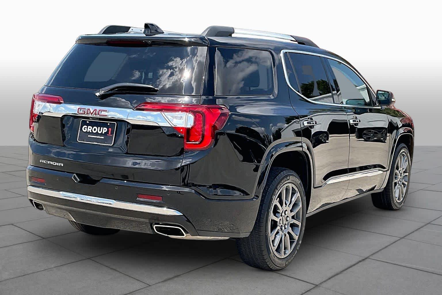 Used 2023 GMC Acadia Denali w/ Black Diamond Edition FWD image 12