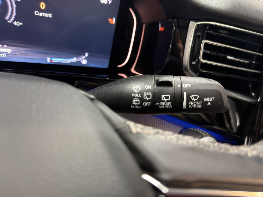 Used 2023 Jeep Grand Wagoneer L 4WD image 37