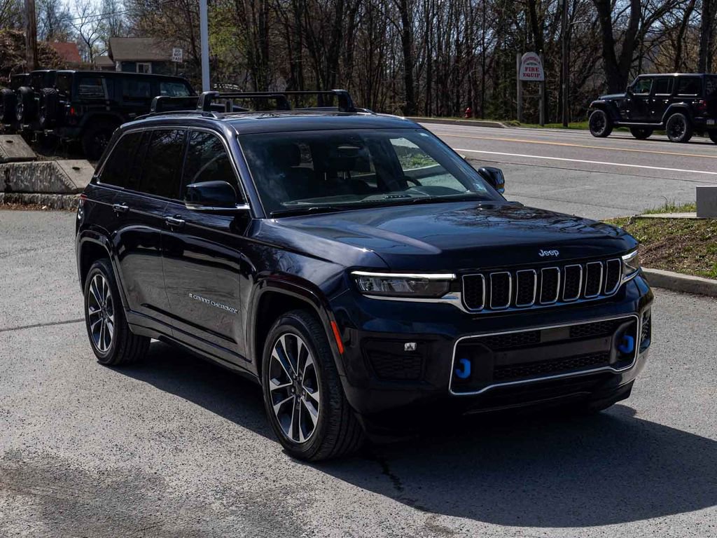 Used 2022 Jeep Grand Cherokee Overland AWD/4WD image 3