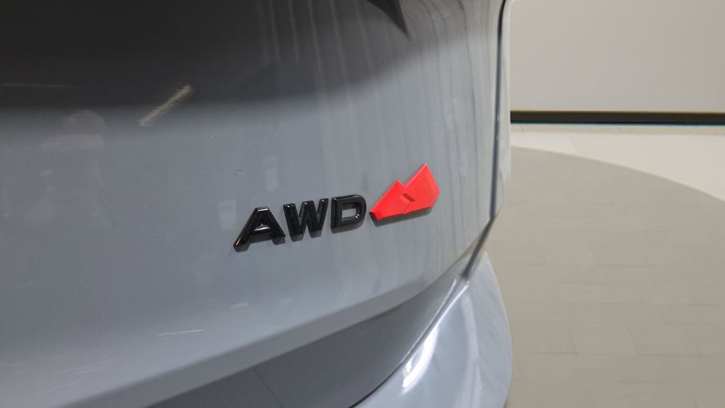 Used 2025 Nissan Rogue SV AWD/4WD image 30