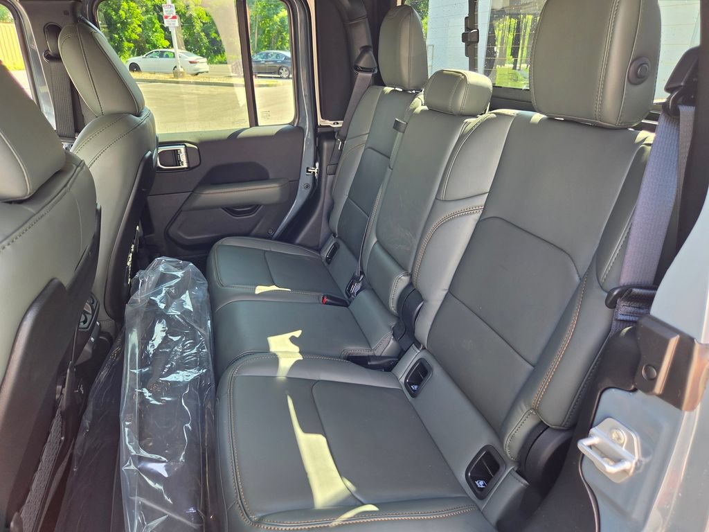 New 2026 Jeep Gladiator Mojave AWD/4WD image 32