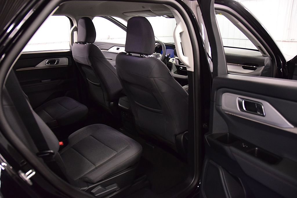New 2026 Ford Explorer Active AWD/4WD image 31
