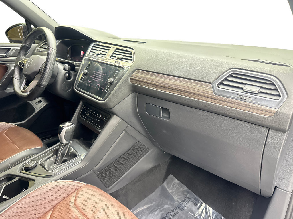 Used 2024 Volkswagen Tiguan SEL R-Line AWD/4WD image 53