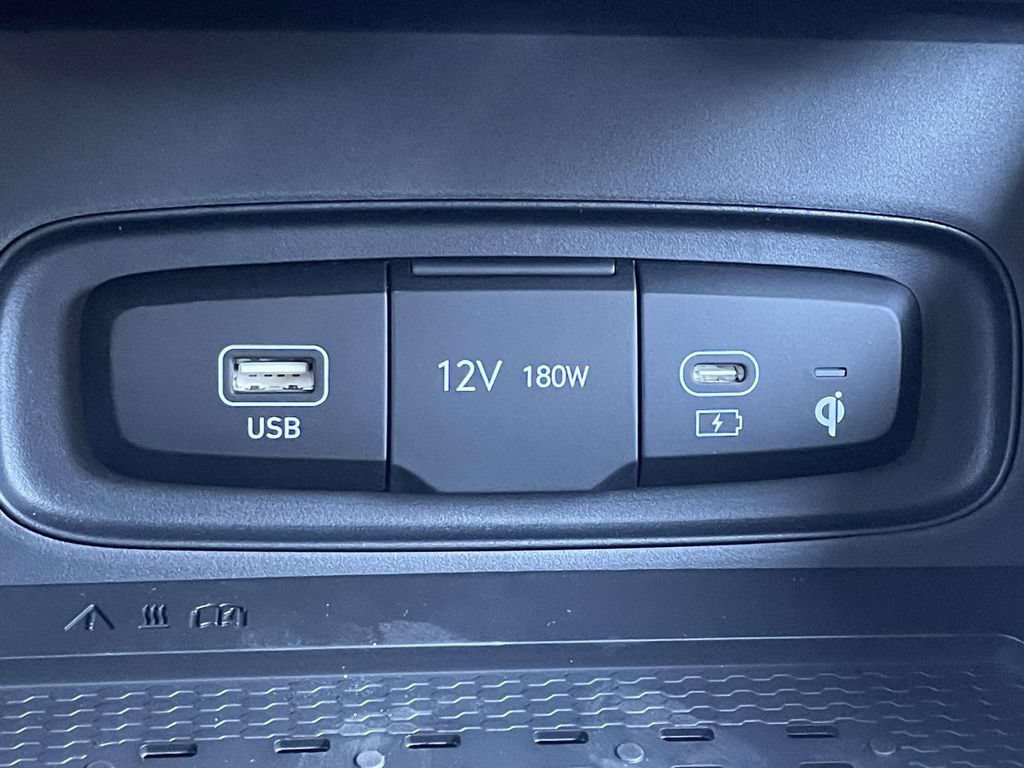 New 2026 Hyundai Venue SEL FWD image 28