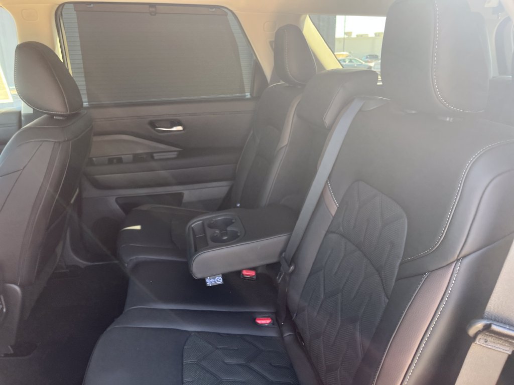 New 2026 Nissan Pathfinder Platinum w/ Cargo Package FWD image 24