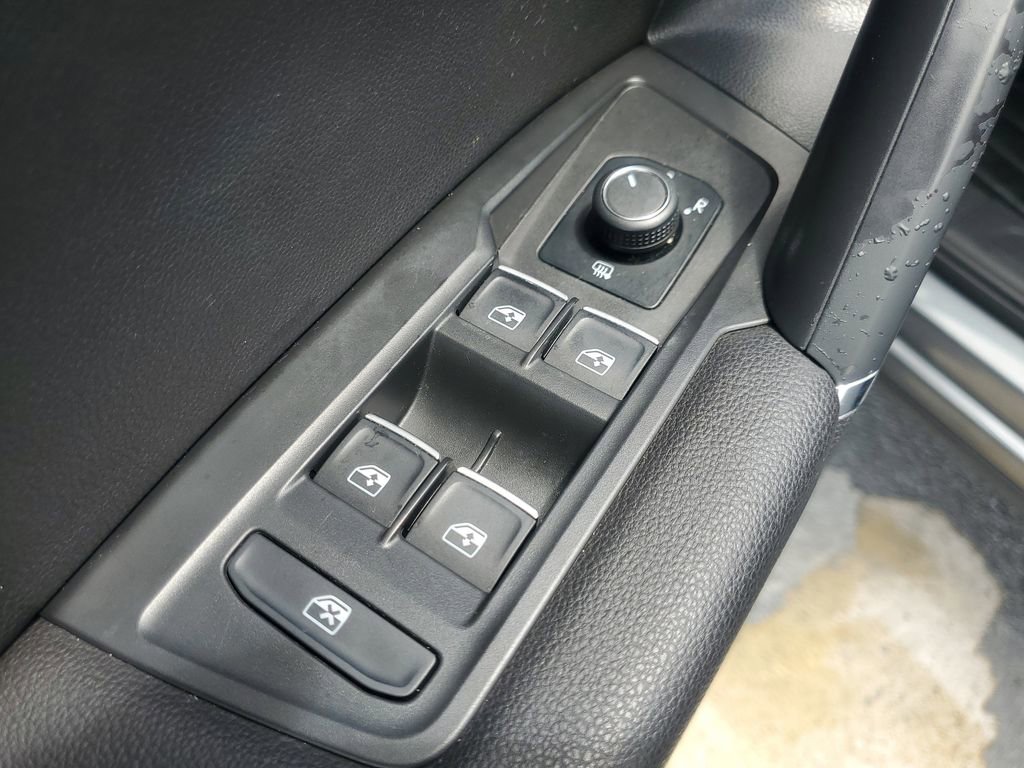 Used 2018 Volkswagen Tiguan SE FWD image 20