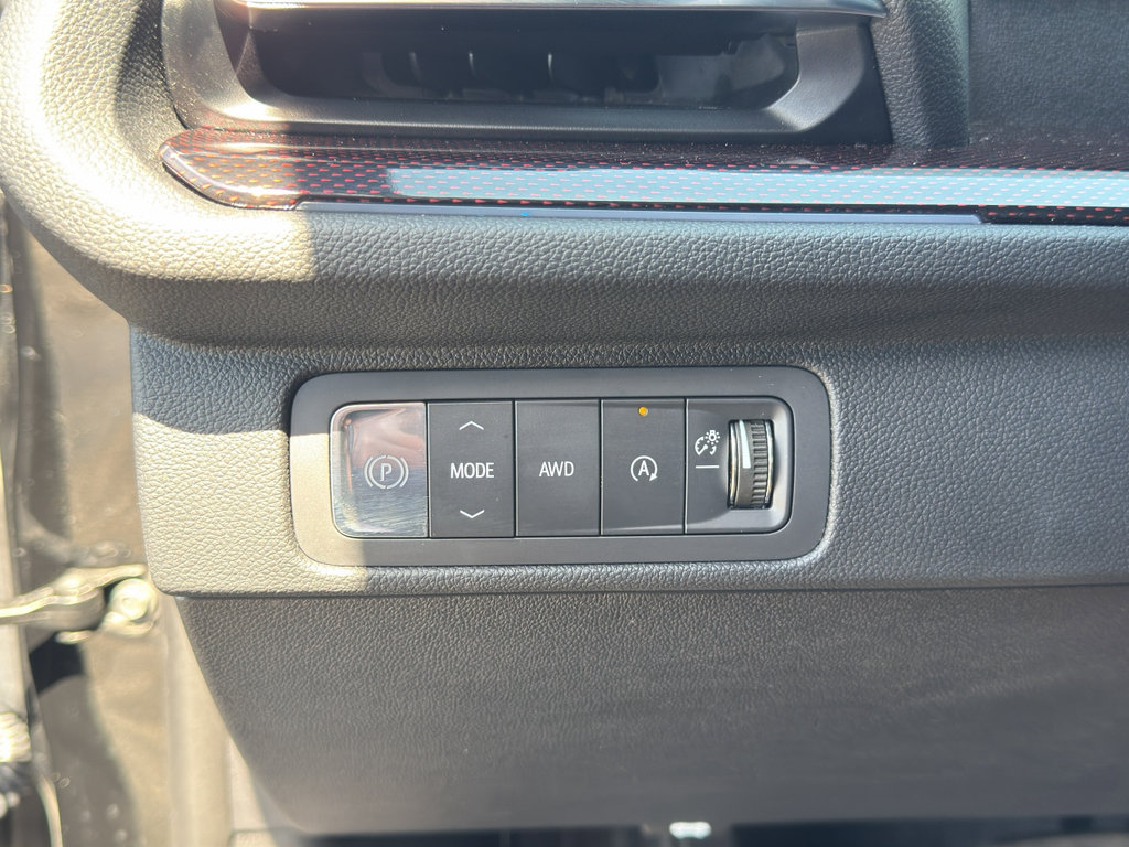 Used 2025 Chevrolet Traverse Z71 w/ Enhanced Driving Package AWD/4WD image 15