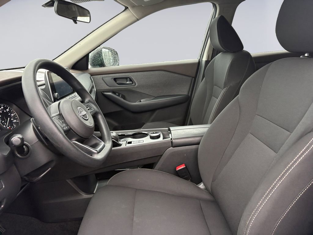 Used 2023 Nissan Rogue S image 15