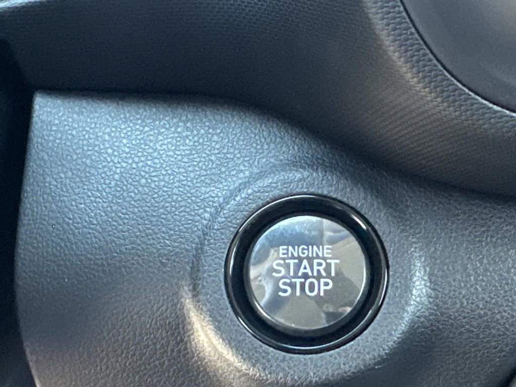 Certified 2025 Hyundai Venue SEL image 14