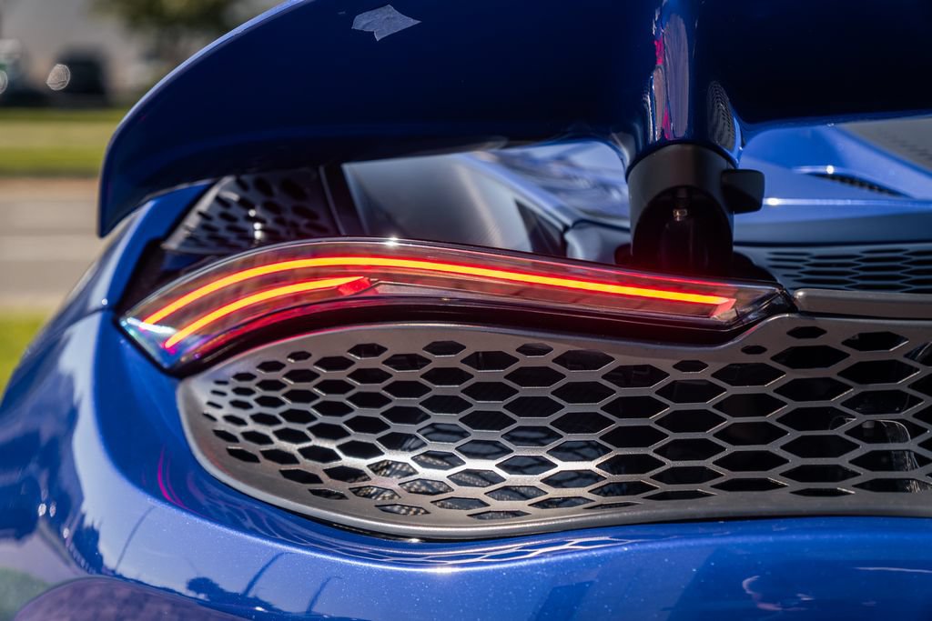 Used 2024 McLaren 750S Spider RWD image 11