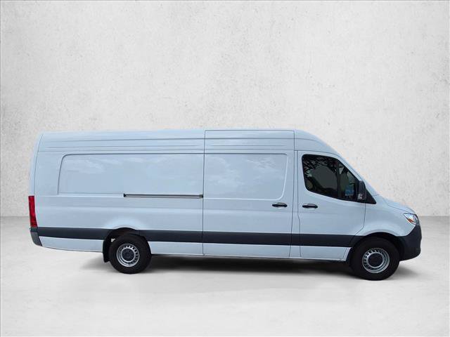 Used 2025 Mercedes-Benz Sprinter 2500 image 4