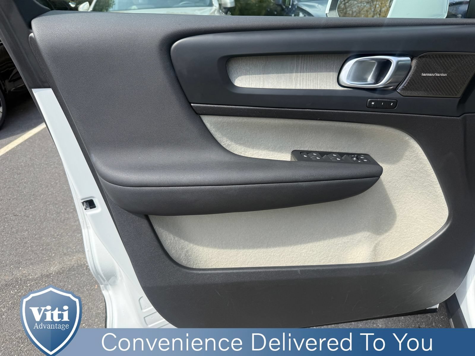 Certified 2024 Volvo XC40 B5 Plus w/ Protection Package Premier AWD/4WD image 16