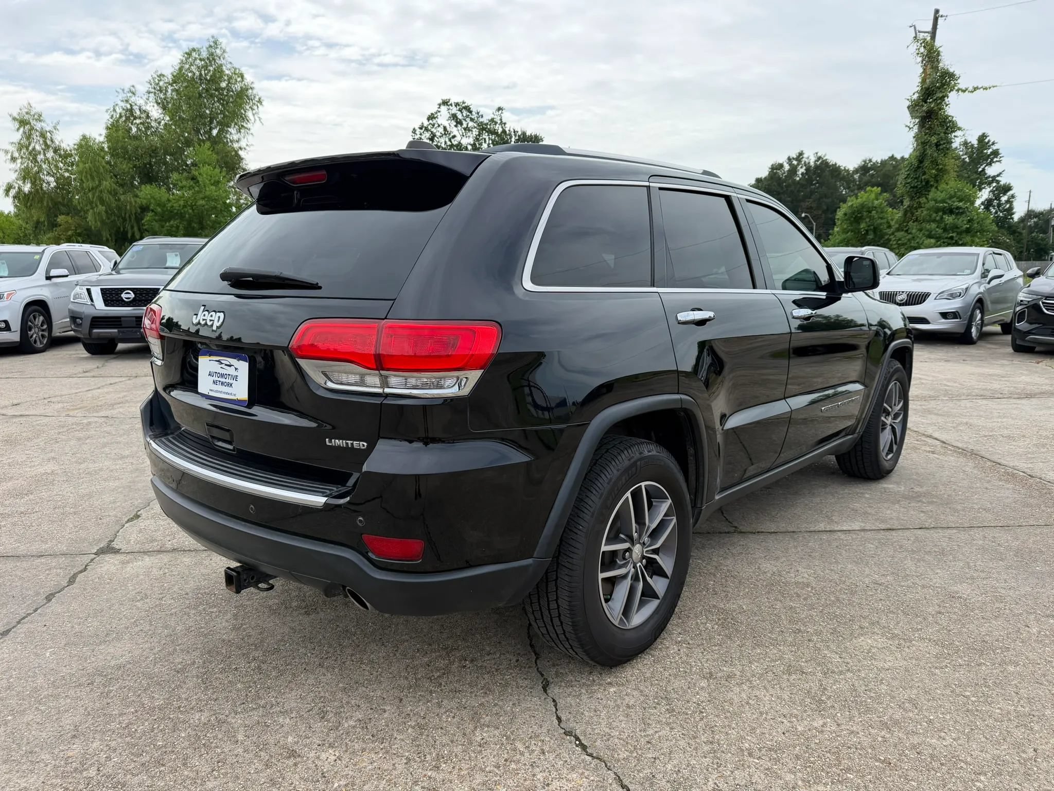 Used 2017 Jeep Grand Cherokee Limited RWD image 5
