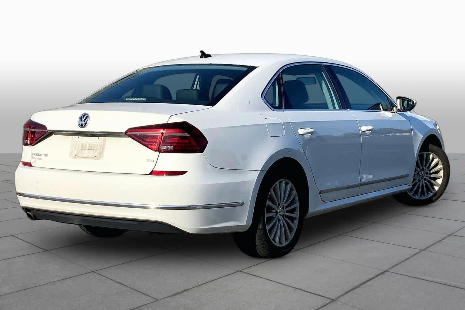 Used 2017 Volkswagen Passat 1.8T SE FWD image 13
