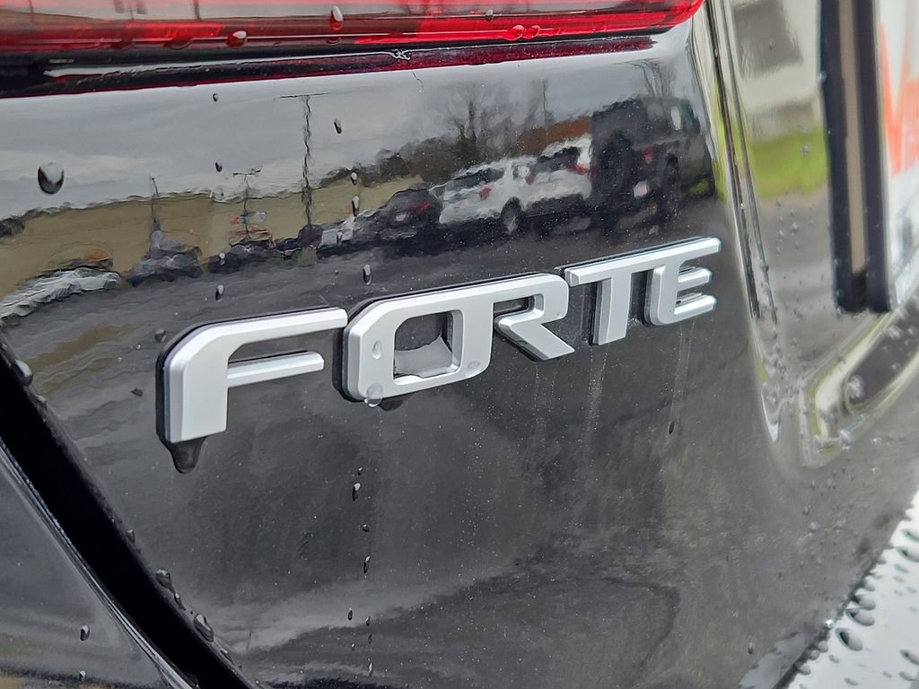 Used 2023 Kia Forte LXS w/ LXS Technology Package FWD image 31