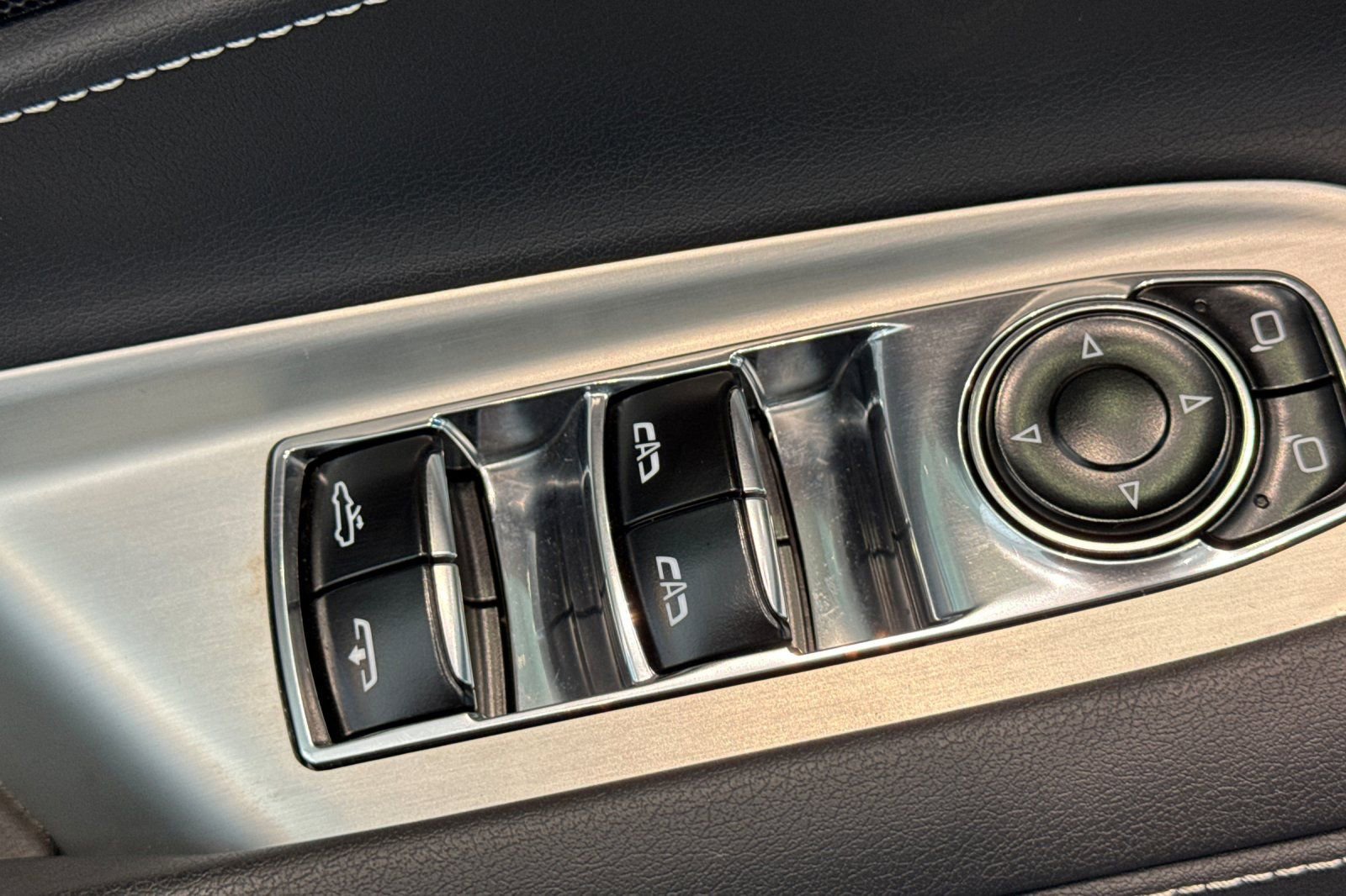 Used 2022 Chevrolet Corvette Stingray Convertible w/ Z51 Performance Package image 12